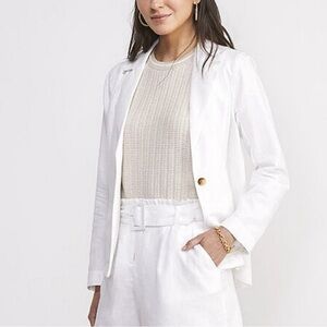 Vineyard Vines Lightweight White Blazer. Excellent Condition. Size 4.